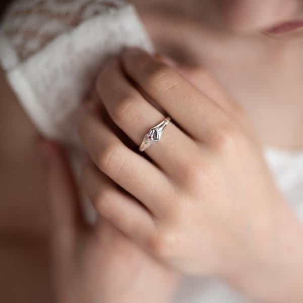 Single Heart mini Signet with Ruby
