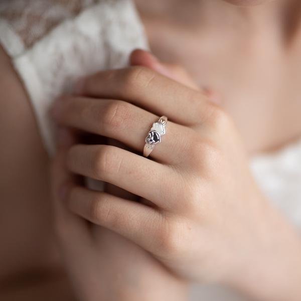Double Heart mini Signet with Sapphire