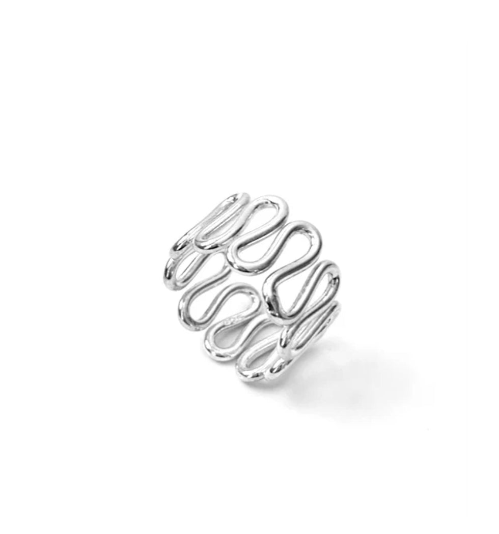 Wavy Loops Band Ring