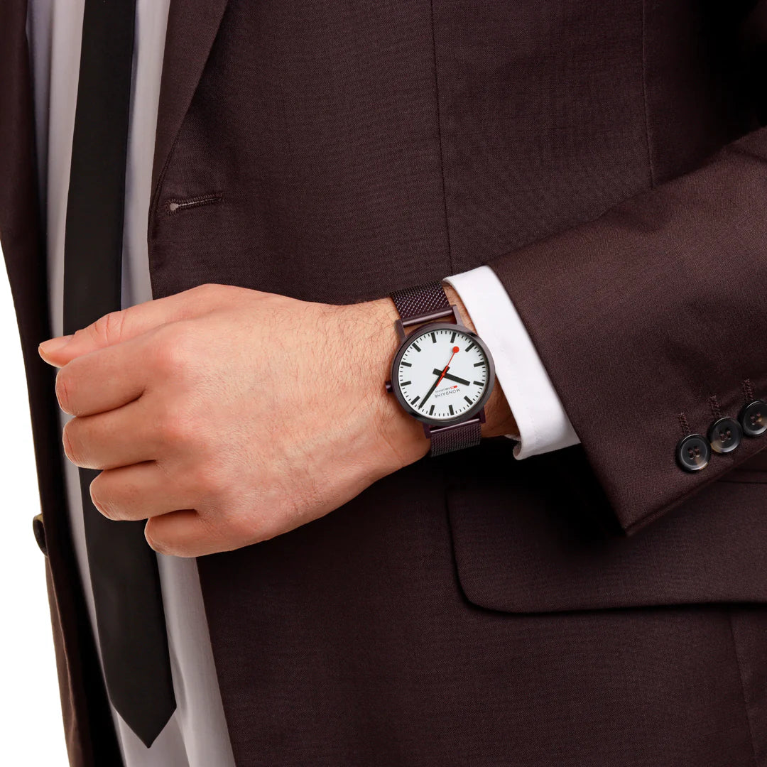 MONDAINE CLASSIC MESH
BROWN, 40MM