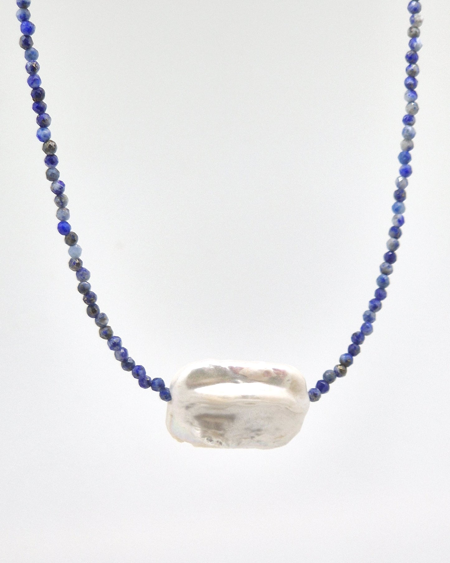 Natural Gemstone Bead Necklace with Pearl Centrepiece