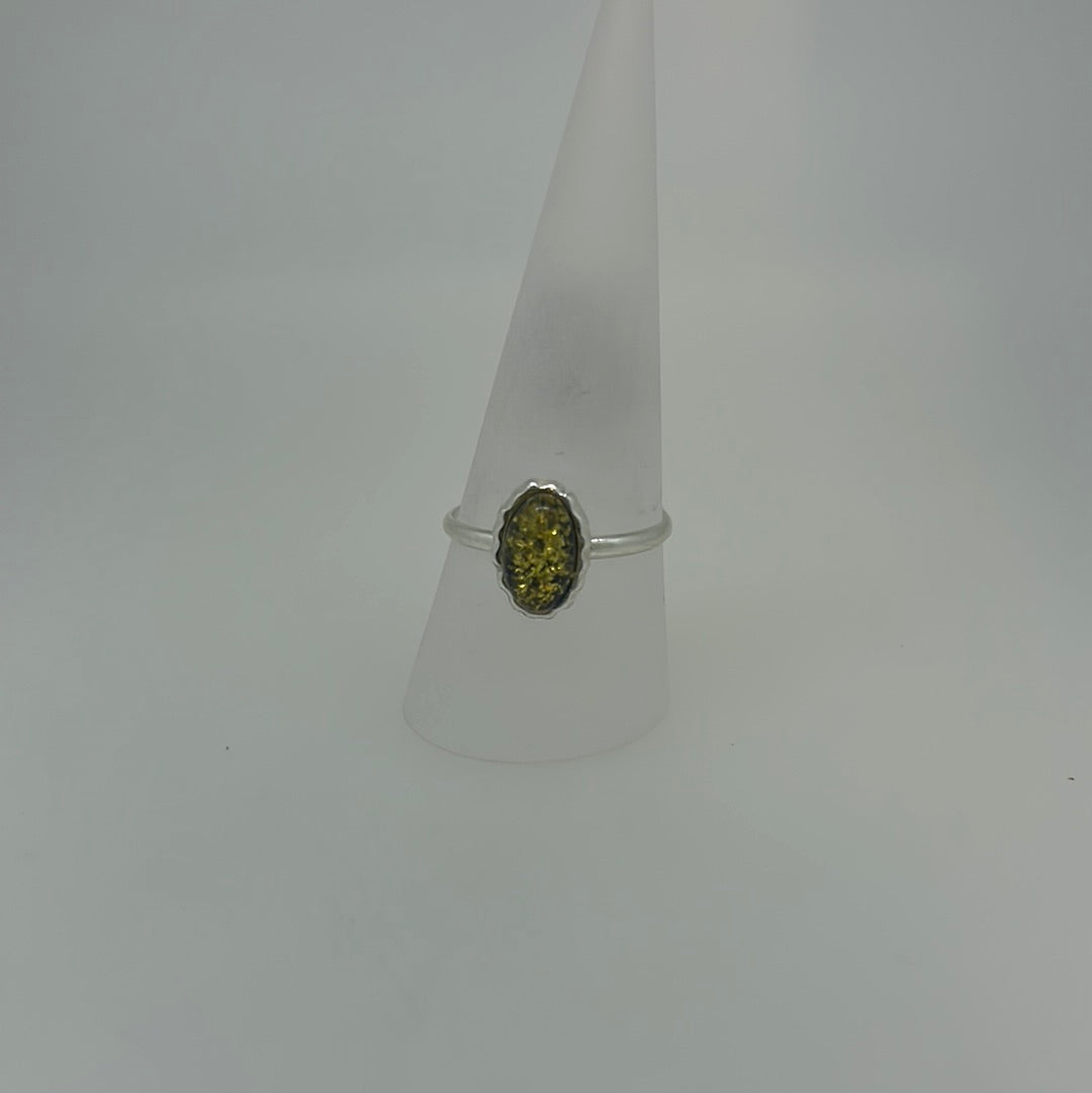 Little oval amber ring