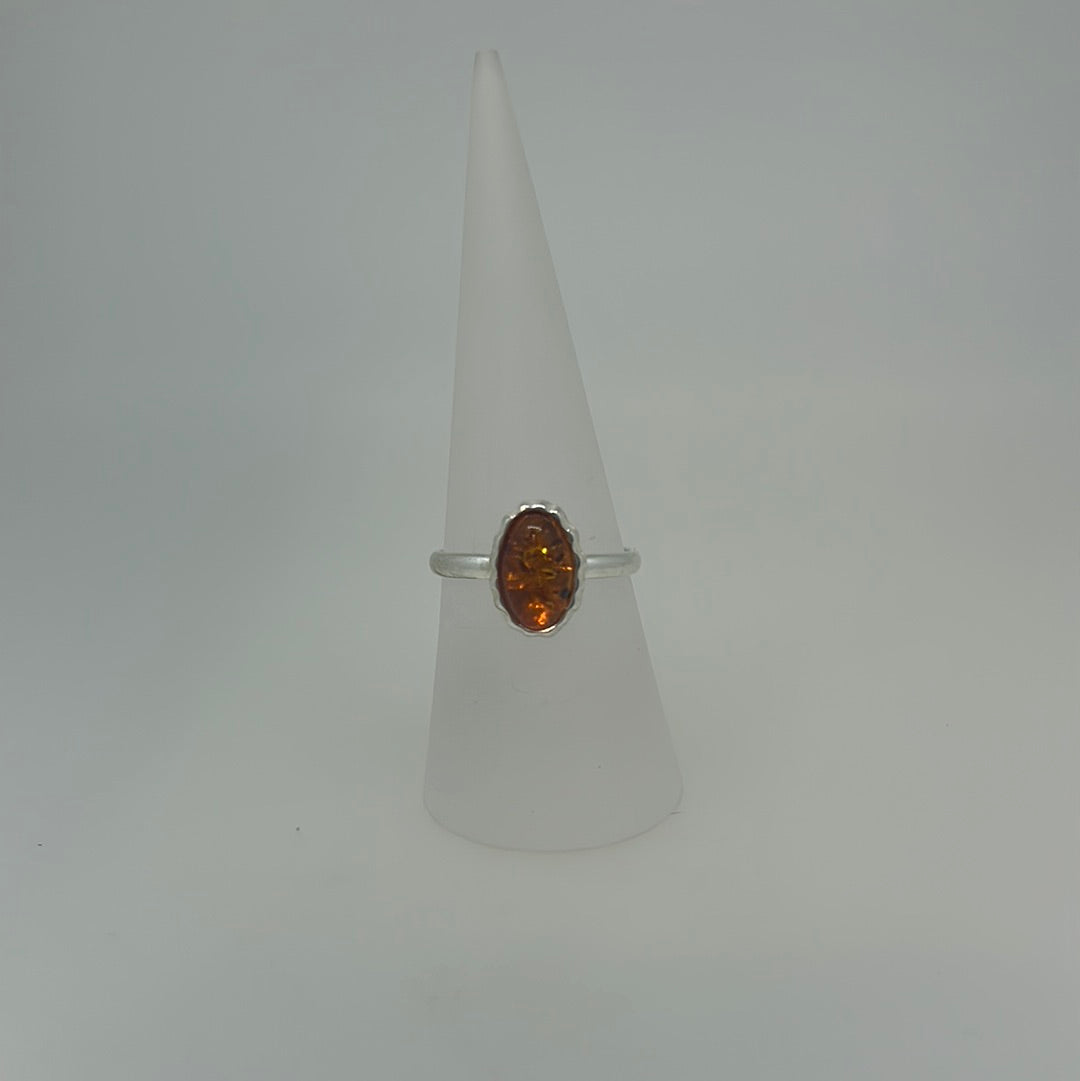 Little oval amber ring