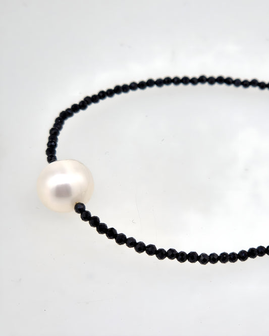 Black Spinel & Freshwater Pearl Bracelet