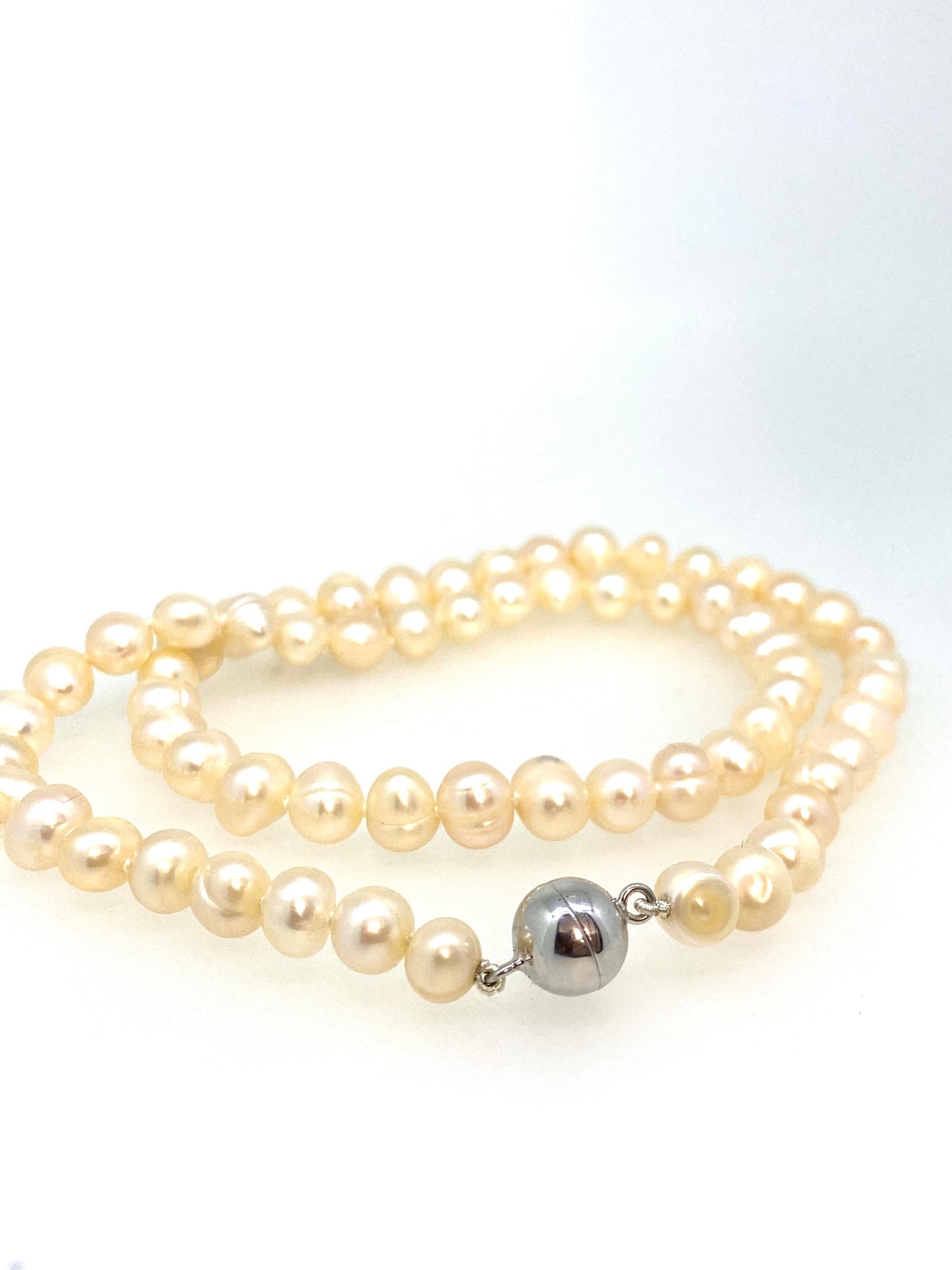 Freshwater Pearl Necklace with Magnetic Clasp