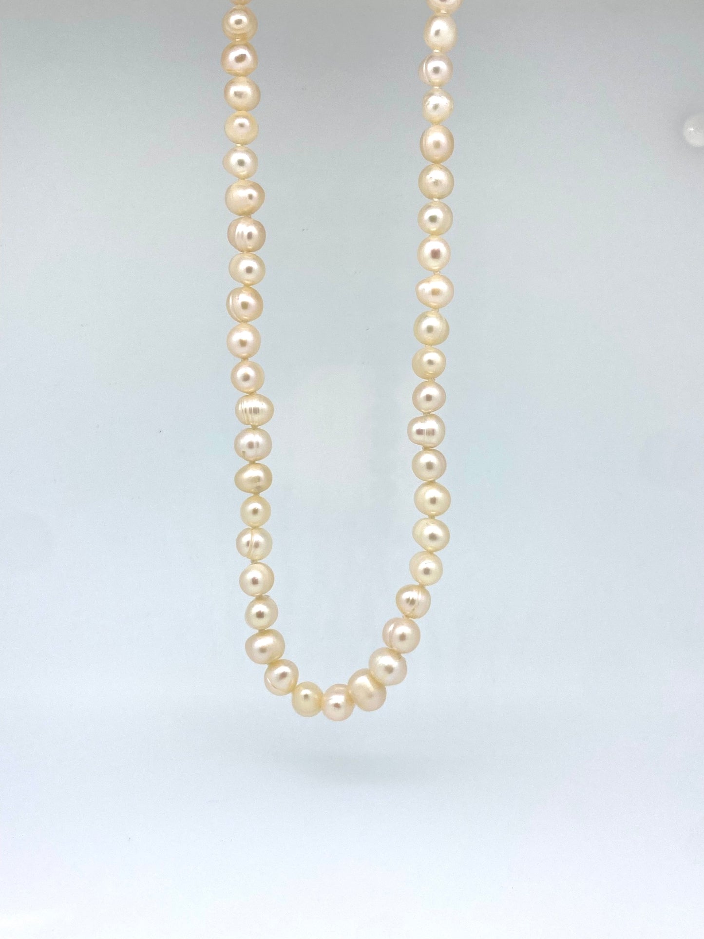 Freshwater Pearl Necklace with Magnetic Clasp