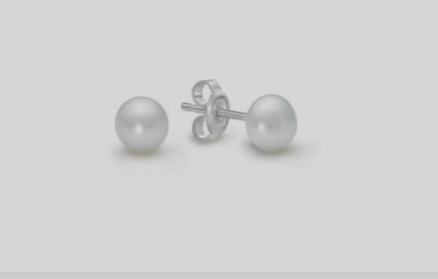 Fresh water Pearl button studs SS