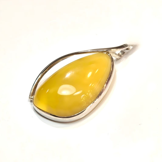 Butterscotch Waved Wire Amber Pendant