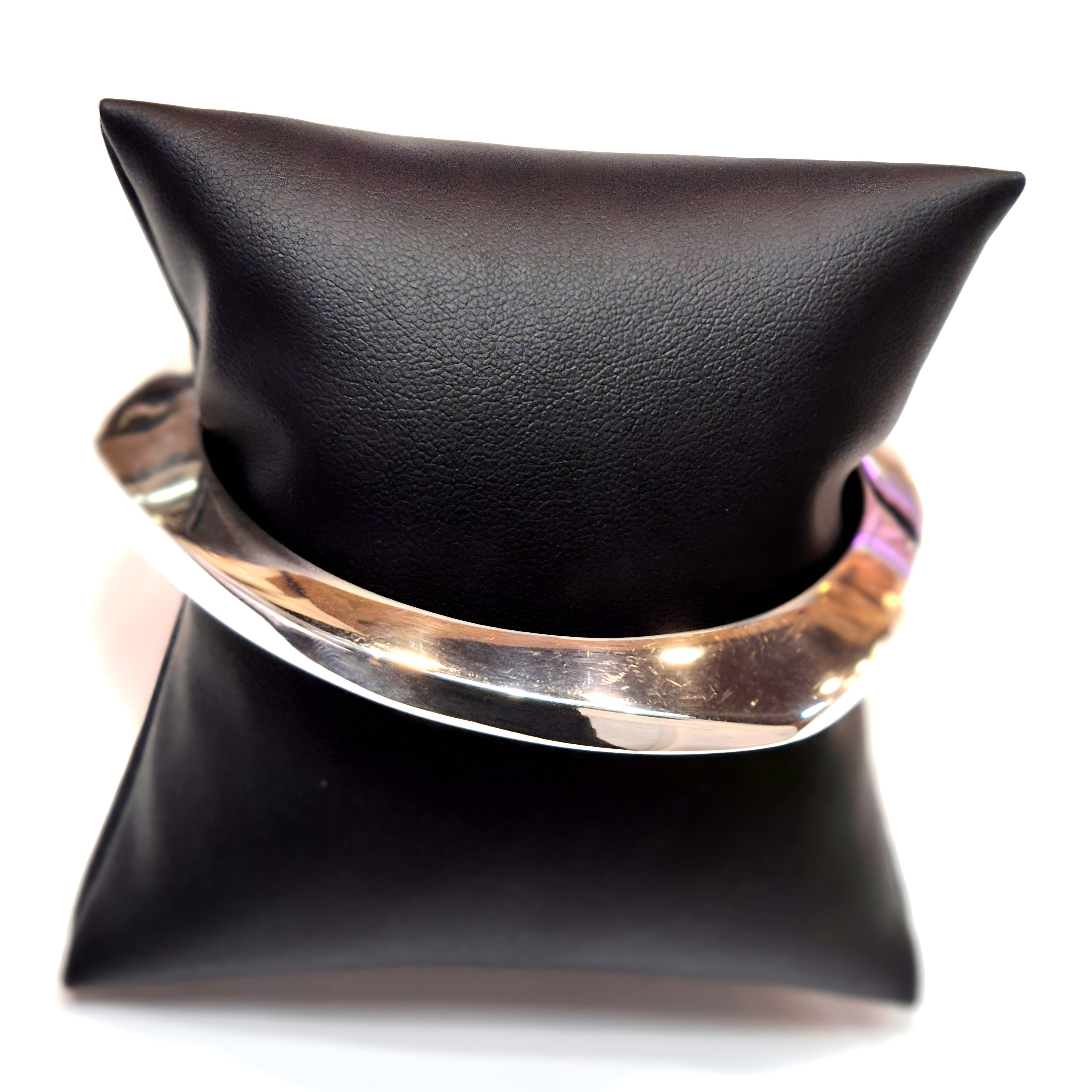 Triangular Bow Bangle Triangular Twist Sterling Silver Bangle – For the Love of Silver