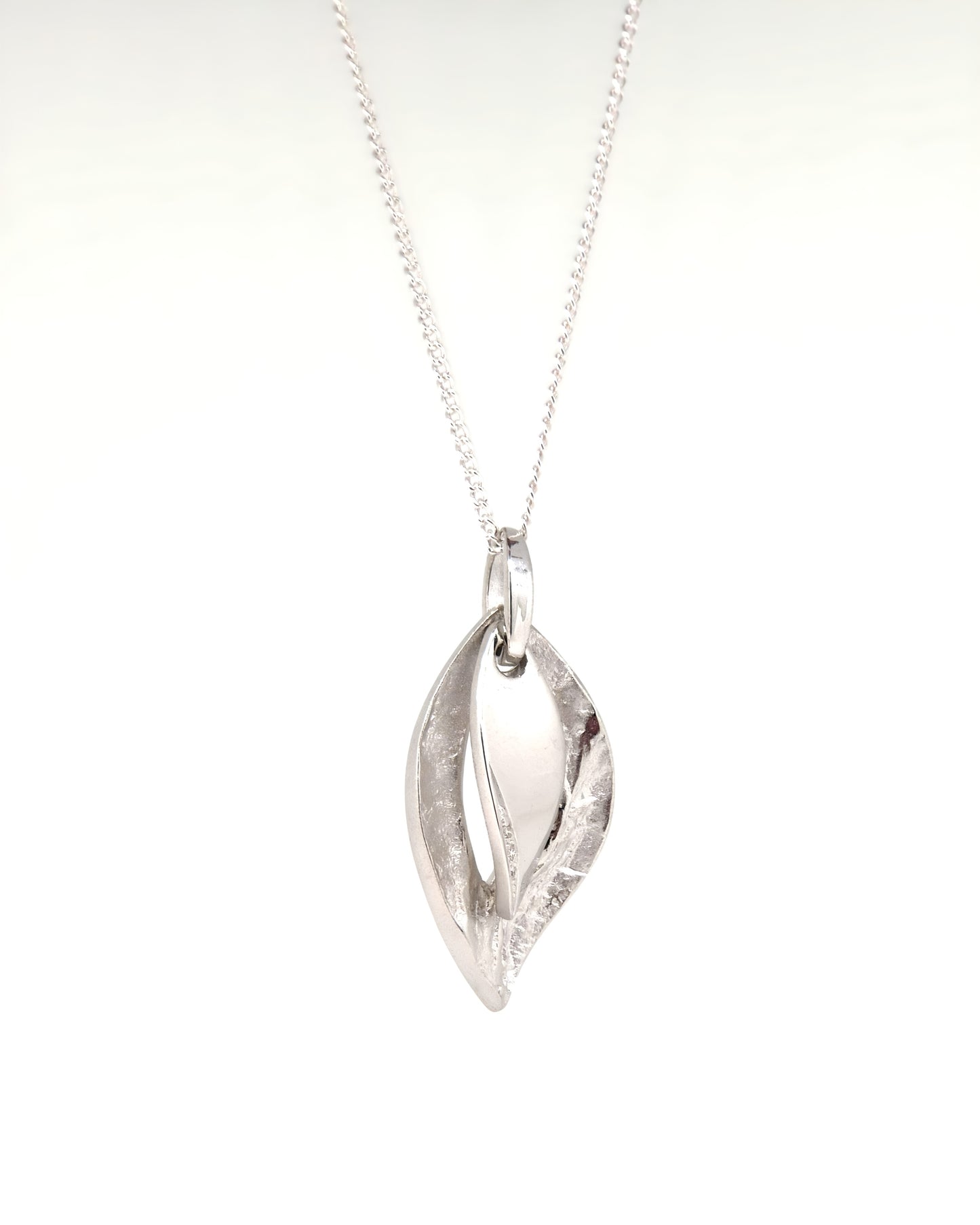 Sueno Collection - Sterling Silver Leaf Twist Pendant