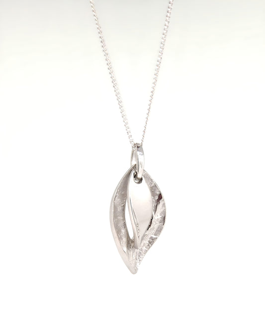 Sueno Collection - Sterling Silver Leaf Twist Pendant