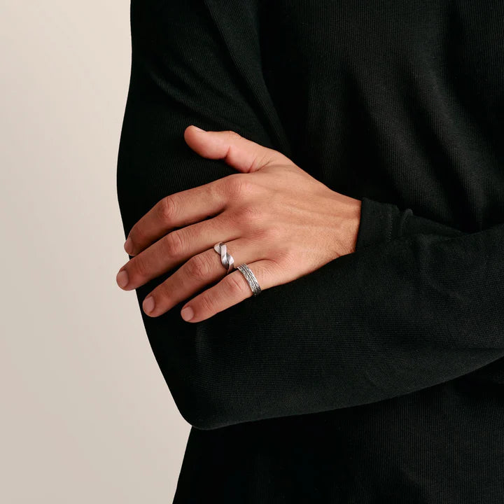 Band Ring With Twisted Centre Bar