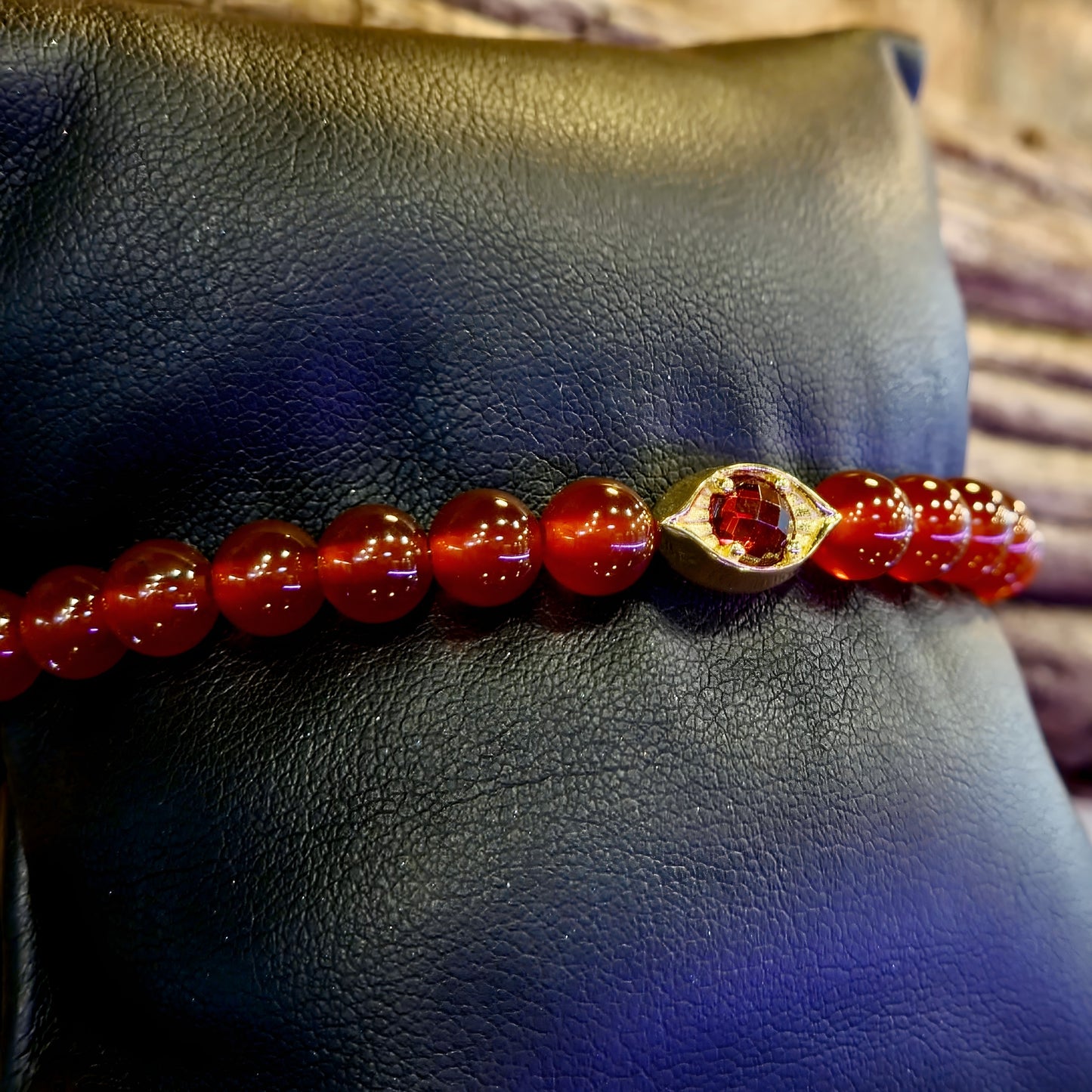 RED AGATE EYE BEAD BRACELET
