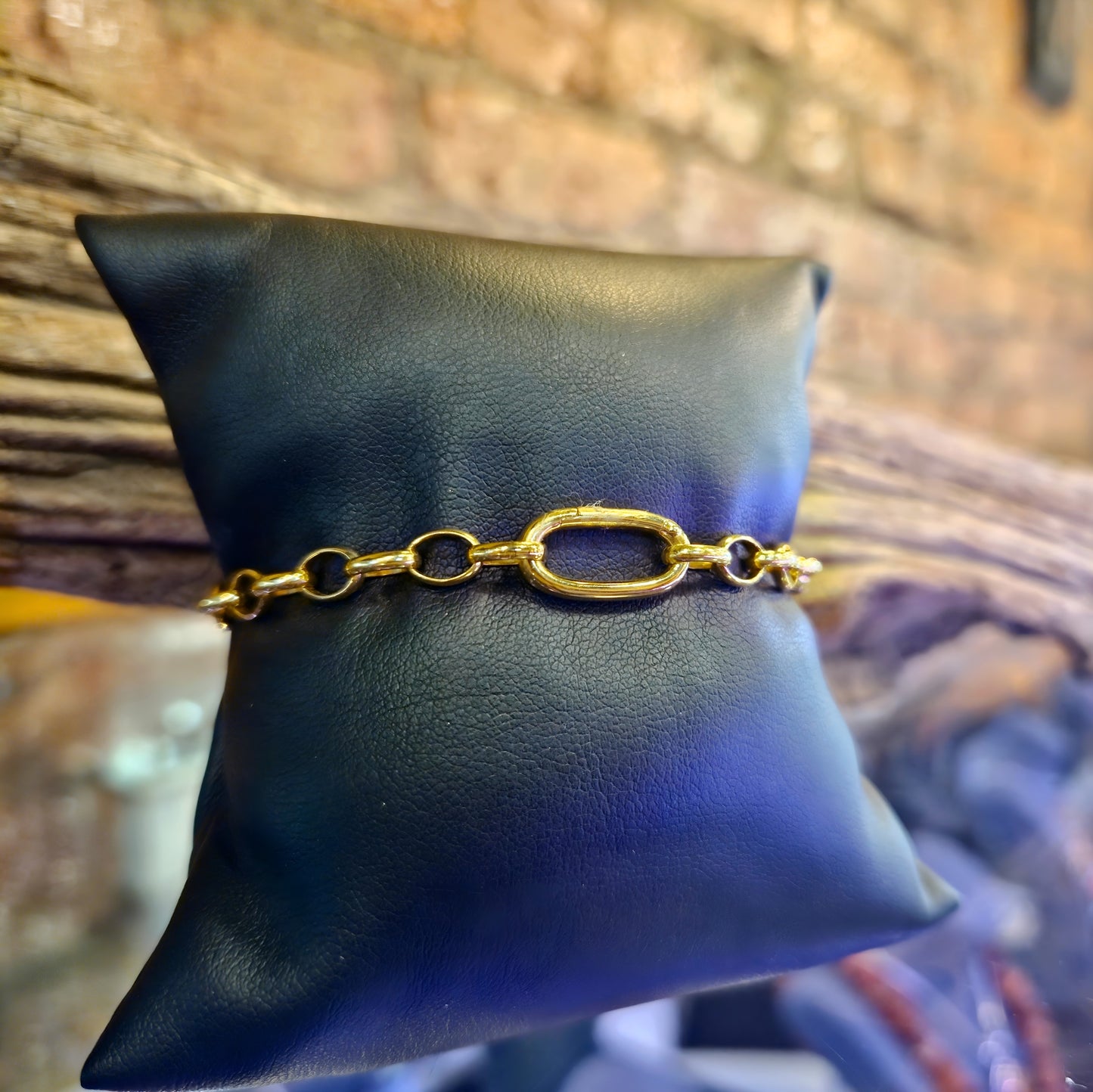 Charm Bracelet with Connect Link in Gold
