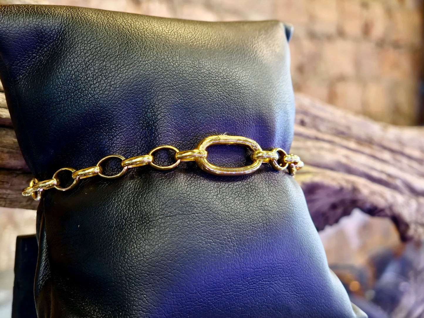 Charm Bracelet with Connect Link in Gold