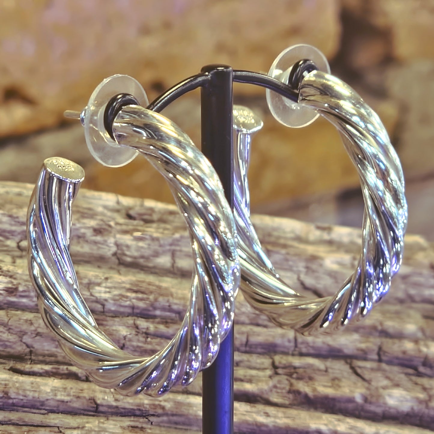 Thick Twist Hoop
