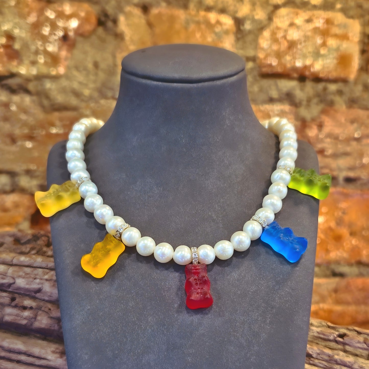 Pearl Necklace with 5 Colourful Goldbears