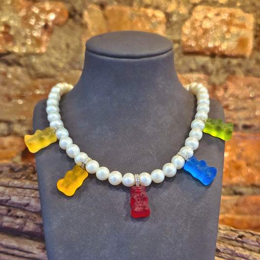 Pearl Necklace with 5 Colourful Goldbears