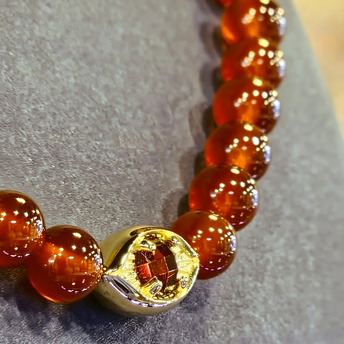 ELYNDRA NECKLACE WITH RED AGATE BEADS