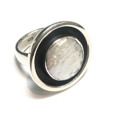 Mother of Pearl Round Ring